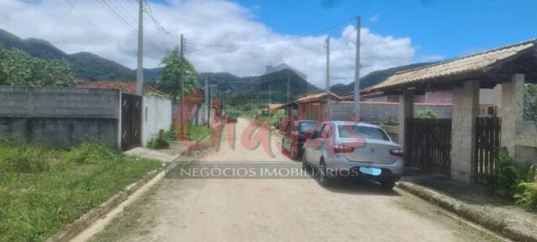 Imagem Casa com 4 Quartos à Venda, 250 m² em Pegorelli - Caraguatatuba Imagem Casa com 4 Quartos à Venda, 250 m² em Pegorelli - Caraguatatuba