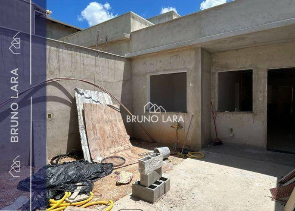 Casa com 2 Quartos à Venda, 50 m² em Vila Verde - Betim