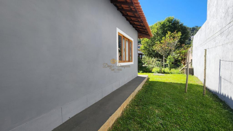 Imagem Casa com 3 Quartos à Venda, 300 m² em Vargem Grande - Teresópolis