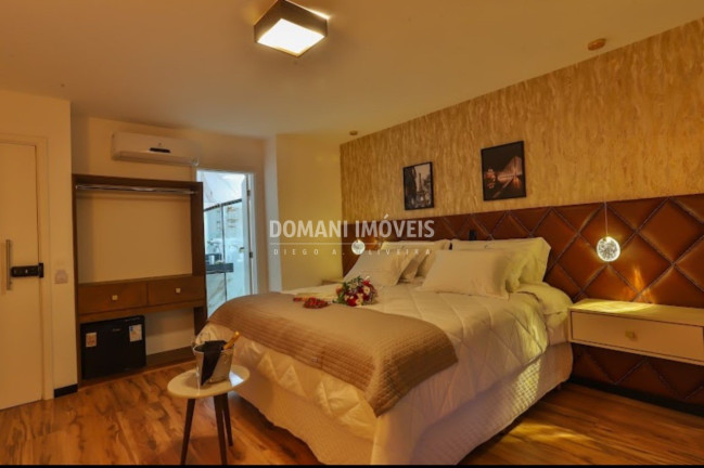 Imagem Imóvel com 10 Quartos à Venda, 520 m² em Região Do Atalaia - Campos Do Jordão Imagem Imóvel com 10 Quartos à Venda, 520 m² em Região Do Atalaia - Campos Do Jordão