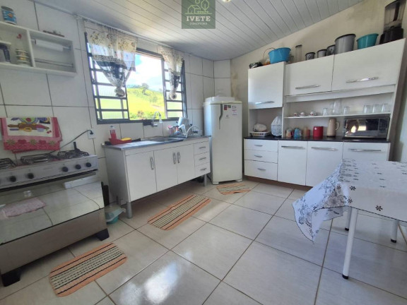 Imagem Casa com 3 Quartos à Venda, 200 m²