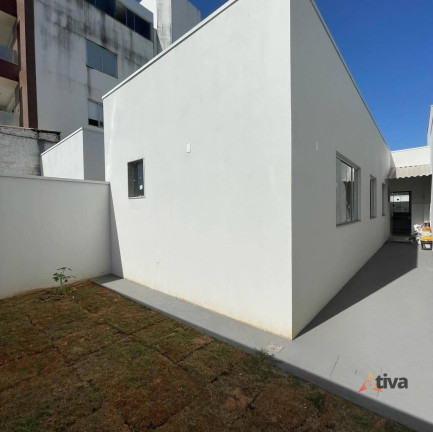 Imagem Casa com 3 Quartos à Venda, 110 m²