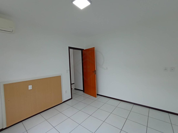 Imagem Casa com 3 Quartos à Venda, 375 m²