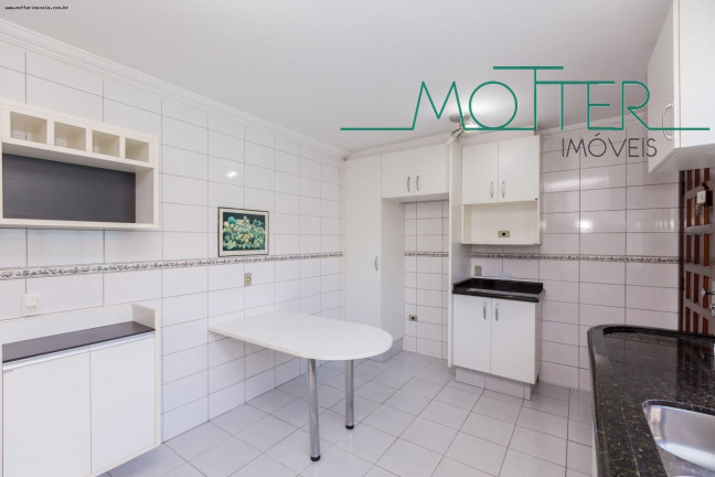 Imagem Casa com 3 Quartos à Venda, 159 m² em Novo Mundo - Curitiba Imagem Casa com 3 Quartos à Venda, 159 m² em Novo Mundo - Curitiba