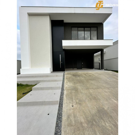 Casa com 3 Quartos à Venda, 280 m² em Caledônia - Camboriú