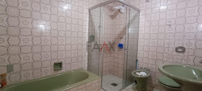 Imagem Casa com 4 Quartos à Venda, 172 m² em Trianon - Guarapuava Imagem Casa com 4 Quartos à Venda, 172 m² em Trianon - Guarapuava