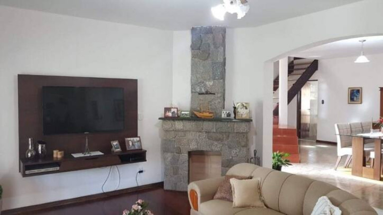 Imagem Casa com 8 Quartos à Venda, 440 m² em Alto Do Cardoso - Pindamonhangaba Imagem Casa com 8 Quartos à Venda, 440 m² em Alto Do Cardoso - Pindamonhangaba