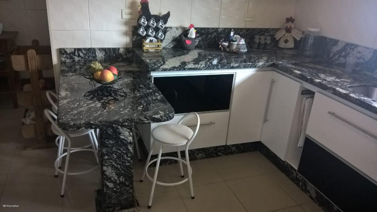 Imagem Sobrado com 3 Quartos à Venda, 331 m² em Bocaina - Ribeirão Pires