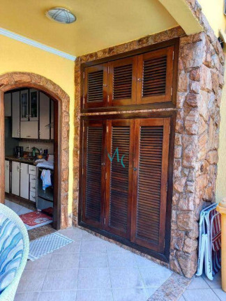 Imagem Casa com 4 Quartos à Venda, 230 m² em Senador Vasconcelos - Rio De Janeiro Imagem Casa com 4 Quartos à Venda, 230 m² em Senador Vasconcelos - Rio De Janeiro