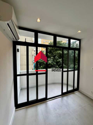 Imagem Apartamento com 2 Quartos à Venda, 70 m² em Copacabana - Rio De Janeiro Imagem Apartamento com 2 Quartos à Venda, 70 m² em Copacabana - Rio De Janeiro