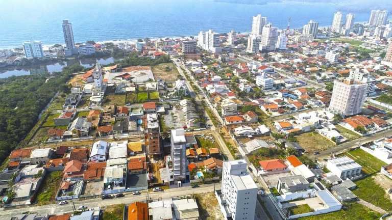 Apartamento com 2 Quartos à Venda, 74 m² em Balneário Pereque - Porto Belo