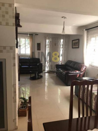 Imagem Sobrado com 3 Quartos à Venda, 244 m² em Guaíra - Curitiba