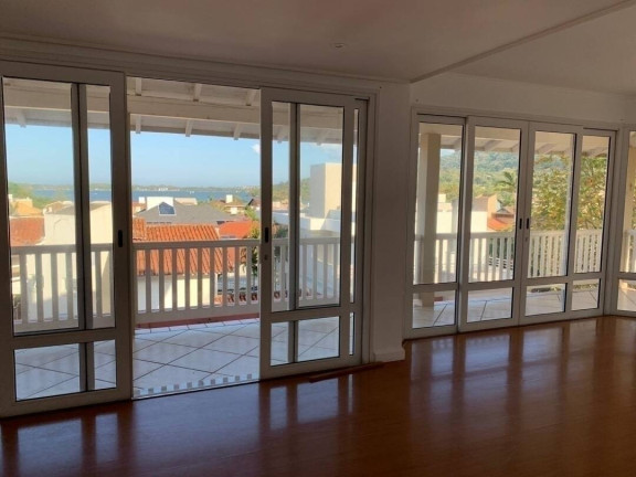 Imagem Casa com 5 Quartos à Venda, em Lagoa Da Conceição - Florianópolis Imagem Casa com 5 Quartos à Venda, em Lagoa Da Conceição - Florianópolis