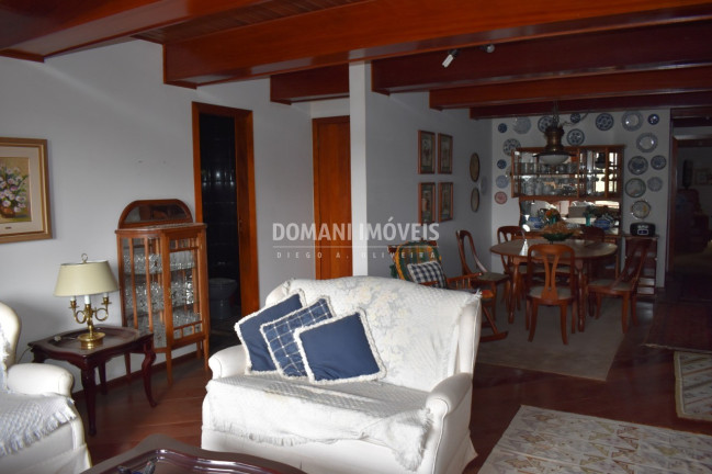 Imagem Imóvel com 3 Quartos à Venda, 142 m² em Região De Capivari - Campos Do Jordão Imagem Imóvel com 3 Quartos à Venda, 142 m² em Região De Capivari - Campos Do Jordão
