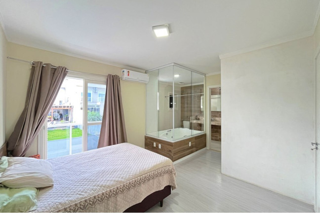 Imagem Casa com 3 Quartos à Venda, 210 m² em Hípica - Porto Alegre Imagem Casa com 3 Quartos à Venda, 210 m² em Hípica - Porto Alegre