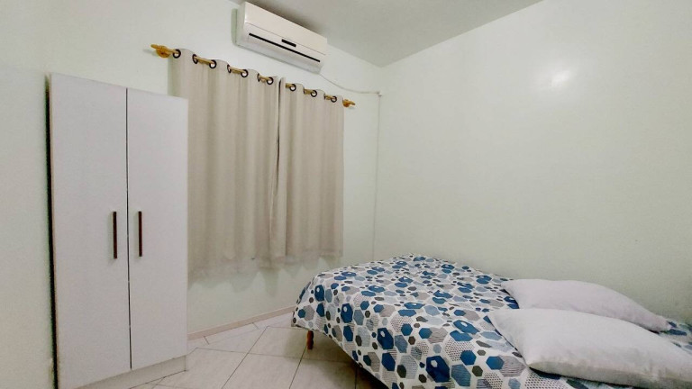 Imagem Casa com 4 Quartos para Temporada, 140 m² em Bombas - Bombinhas Imagem Casa com 4 Quartos para Temporada, 140 m² em Bombas - Bombinhas