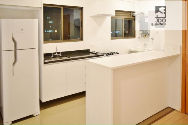 Imagem Apartamento com 2 Quartos à Venda, 70 m² em Batel - Curitiba