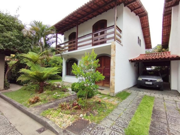 Casa com 4 Quartos à Venda, 215 m² em Pimenteiras - Teresópolis
