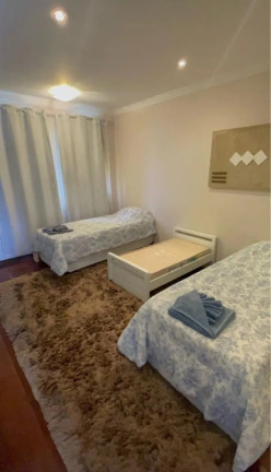 Imagem Casa com 9 Quartos à Venda, 1.000 m² em Pavão (canguera) - São Roque Imagem Casa com 9 Quartos à Venda, 1.000 m² em Pavão (canguera) - São Roque