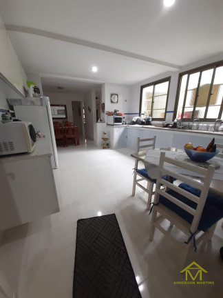 Imagem Casa com 4 Quartos à Venda, 220 m² em Itapuã - Vila Velha Imagem Casa com 4 Quartos à Venda, 220 m² em Itapuã - Vila Velha