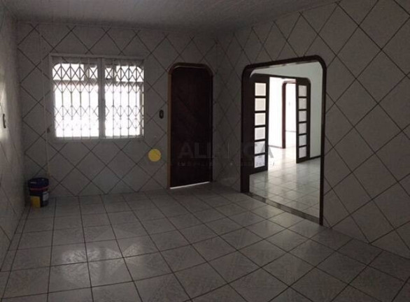 Imagem Casa com 3 Quartos para Alugar, 126 m² em Centro - Navegantes