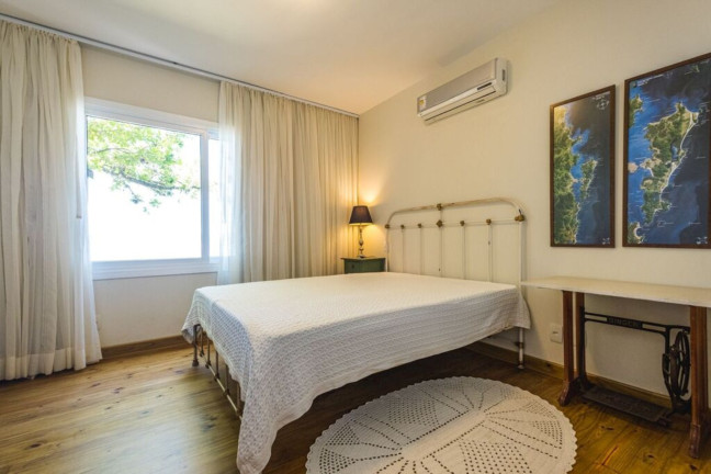 Imagem Imóvel com 3 Quartos à Venda, 137 m² em Cacupé - Florianópolis