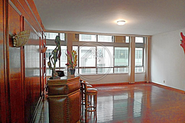 Imagem Apartamento com 3 Quartos à Venda, 184 m² em Copacabana - Rio De Janeiro