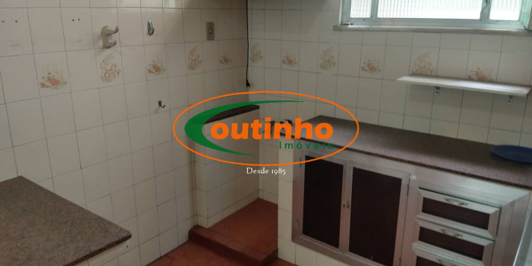Imagem Casa com 7 Quartos à Venda, 234 m² em Tijuca - Rio De Janeiro Imagem Casa com 7 Quartos à Venda, 234 m² em Tijuca - Rio De Janeiro