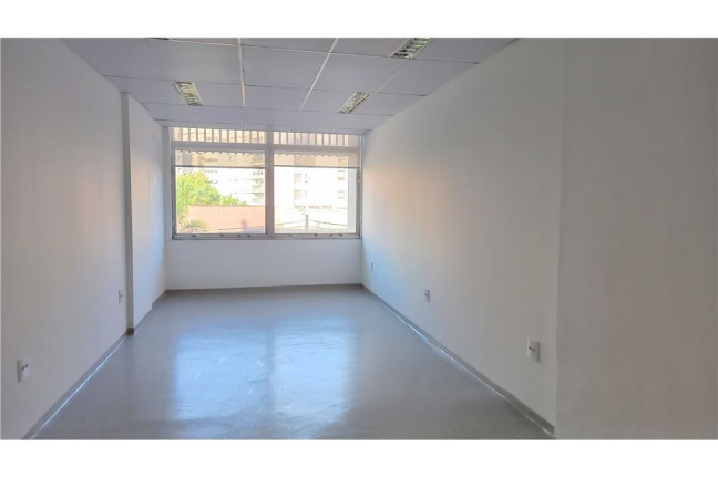 Sala Comercial à Venda, 32 m² em Itaim Bibi - São Paulo