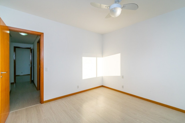 Imagem Imóvel com 2 Quartos à Venda,  em Petrópolis - Porto Alegre