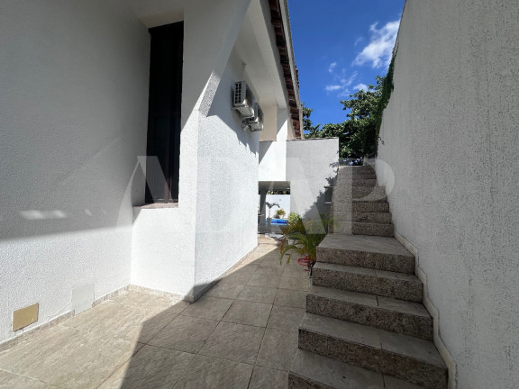 Imagem Casa com 5 Quartos à Venda, 700 m² em Barra Da Tijuca - Rio De Janeiro Imagem Casa com 5 Quartos à Venda, 700 m² em Barra Da Tijuca - Rio De Janeiro