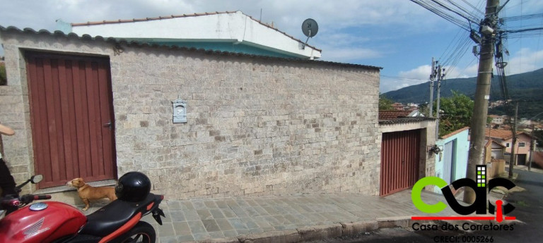 Casa com 5 Quartos à Venda, 230 m² em Estância São José - Poços De Caldas