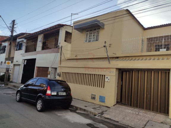 Casa com 3 Quartos à Venda, 260 m² em Montese - Fortaleza