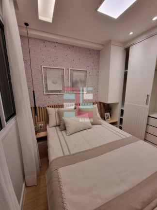 Imagem Imóvel com 2 Quartos à Venda, 35 m² em Interlagos - São Paulo