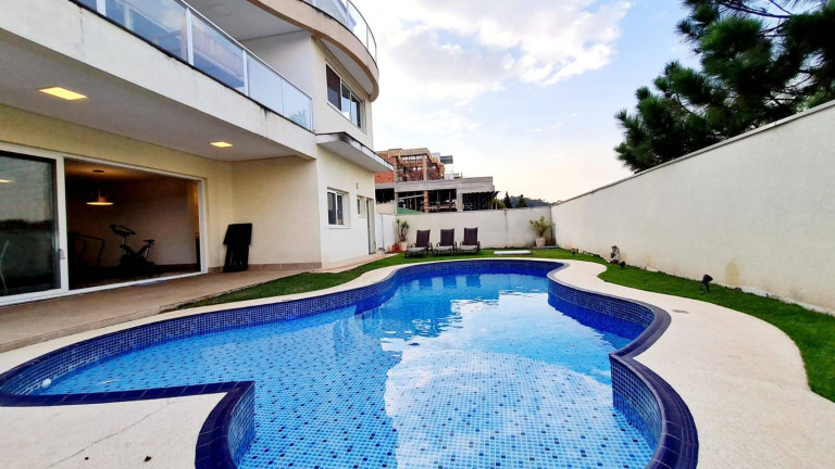 Imagem Casa com 5 Quartos à Venda, em Granja Viana - Carapicuíba Imagem Casa com 5 Quartos à Venda, em Granja Viana - Carapicuíba