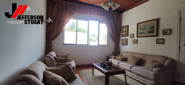 Imagem Casa com 3 Quartos à Venda, 300 m² em Centro - Guaratinguetá Imagem Casa com 3 Quartos à Venda, 300 m² em Centro - Guaratinguetá