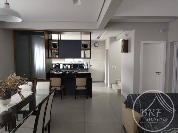 Imagem Casa com 3 Quartos à Venda, 327 m² em Estreito - Florianópolis Imagem Casa com 3 Quartos à Venda, 327 m² em Estreito - Florianópolis