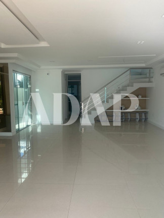 Imagem Casa com 3 Quartos à Venda, 200 m² em Recreio Dos Bandeirantes - Rio De Janeiro Imagem Casa com 3 Quartos à Venda, 200 m² em Recreio Dos Bandeirantes - Rio De Janeiro