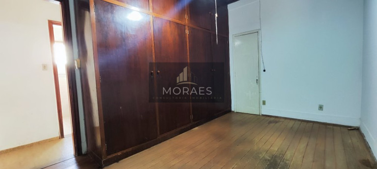 Imagem Casa com 5 Quartos à Venda, 270 m² em Centro - Botucatu