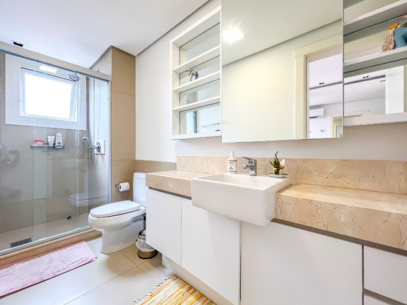 Imagem Imóvel com 4 Quartos à Venda, 304 m² em Petrópolis - Porto Alegre Imagem Imóvel com 4 Quartos à Venda, 304 m² em Petrópolis - Porto Alegre
