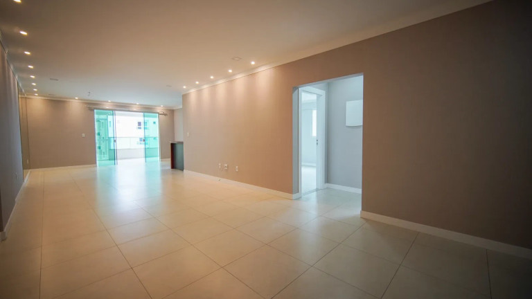 Imagem Apartamento com 4 Quartos à Venda, 175 m² em Meia Praia - Itapema Imagem Apartamento com 4 Quartos à Venda, 175 m² em Meia Praia - Itapema