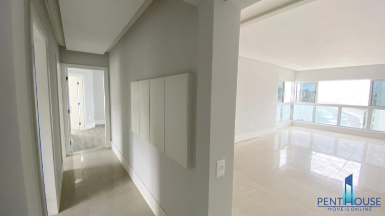 Imagem Apartamento com 3 Quartos à Venda, 133 m² em Pioneiros - Balneário Camboriú Imagem Apartamento com 3 Quartos à Venda, 133 m² em Pioneiros - Balneário Camboriú