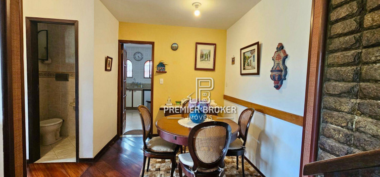 Imagem Casa com 3 Quartos à Venda, 160 m² em Parque São Luiz - Teresópolis Imagem Casa com 3 Quartos à Venda, 160 m² em Parque São Luiz - Teresópolis