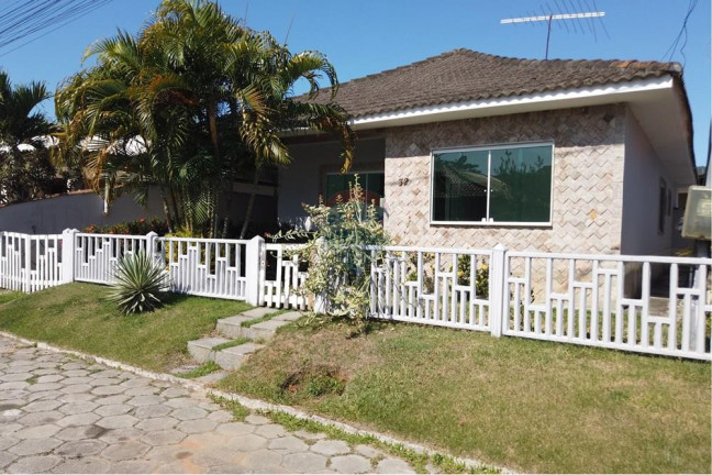 Imagem Casa de Condomínio com 3 Quartos à Venda, 135 m² em Centro - Maricá