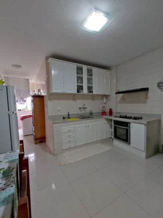 Imagem Imóvel com 3 Quartos à Venda, 131 m² em Alto - Teresópolis Imagem Imóvel com 3 Quartos à Venda, 131 m² em Alto - Teresópolis