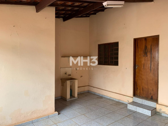 Imagem Casa com 2 Quartos à Venda, 182 m² em Centro - Sumaré