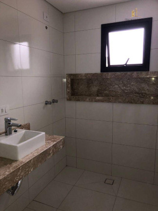 Imagem Sobrado com 3 Quartos à Venda, 178 m² em Bom Retiro - Curitiba Imagem Sobrado com 3 Quartos à Venda, 178 m² em Bom Retiro - Curitiba