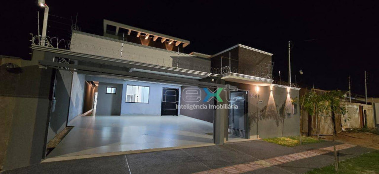 Casa com 4 Quartos à Venda, 220 m² em Vila Carlota - Campo Grande