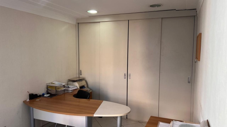 Imóvel Comercial à Venda, 46 m² em Centro - Curitiba