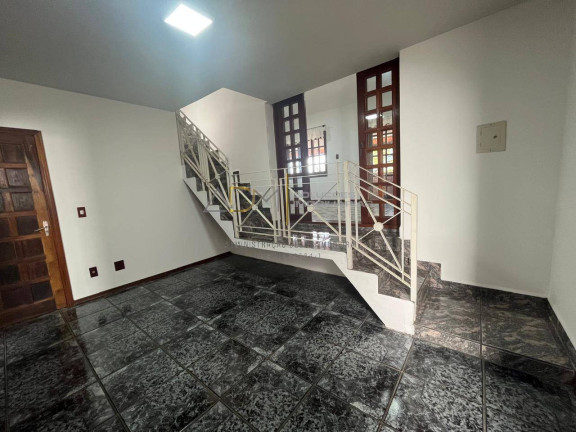 Imagem Casa com 4 Quartos para Alugar, 250 m² em Vila Nova Botucatu - Botucatu